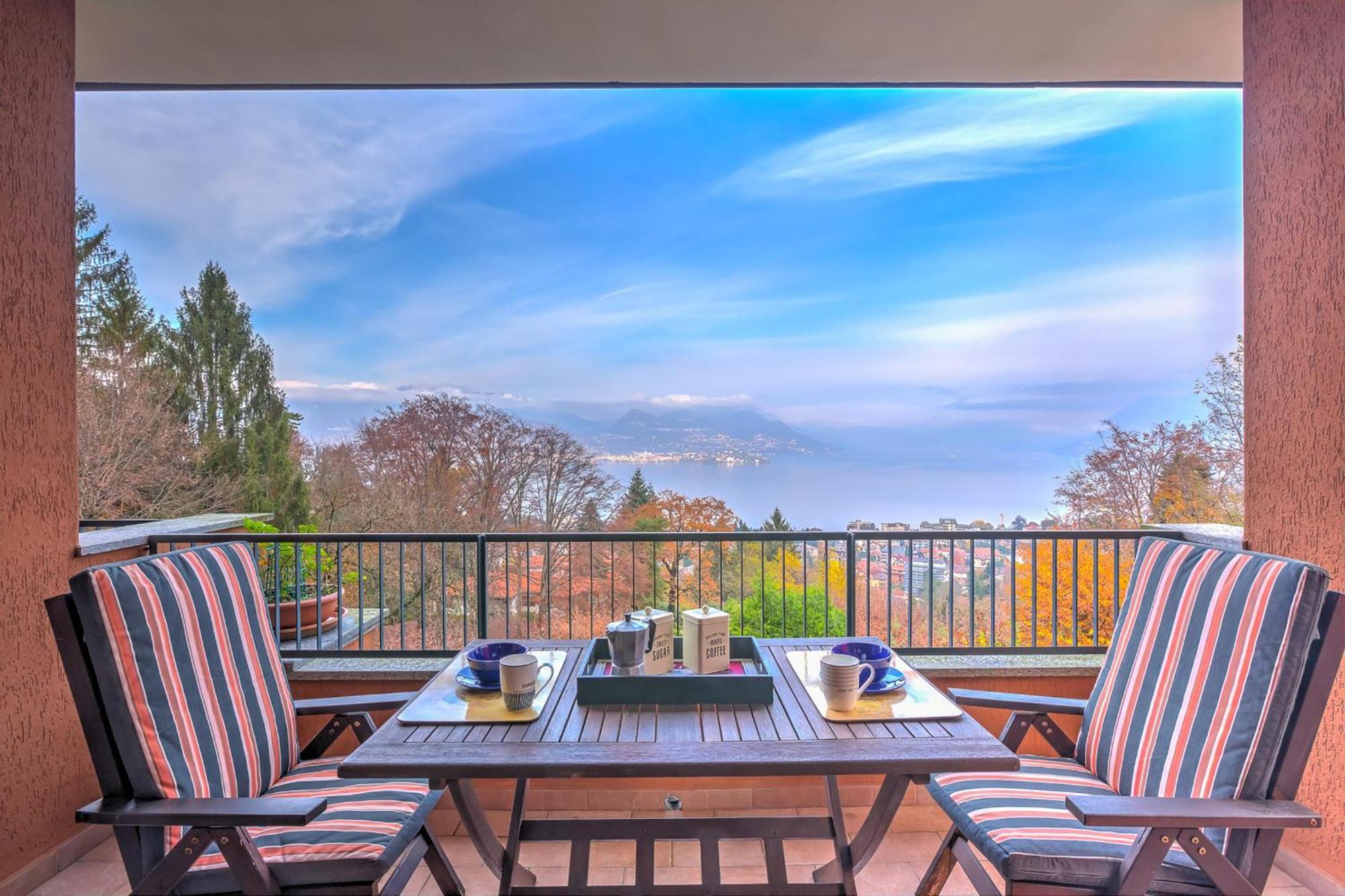La Bellavista Penthouse Leilighet Stresa Eksteriør bilde