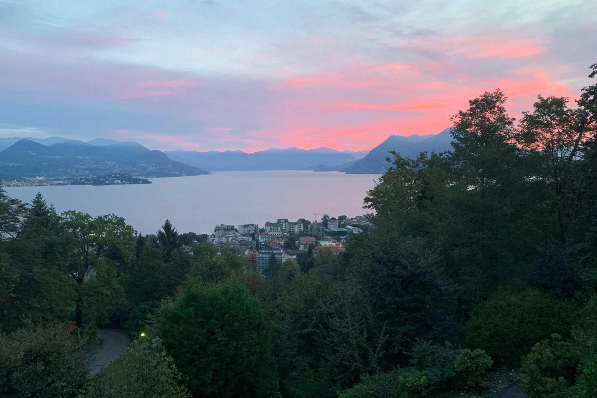 La Bellavista Penthouse Leilighet Stresa Eksteriør bilde